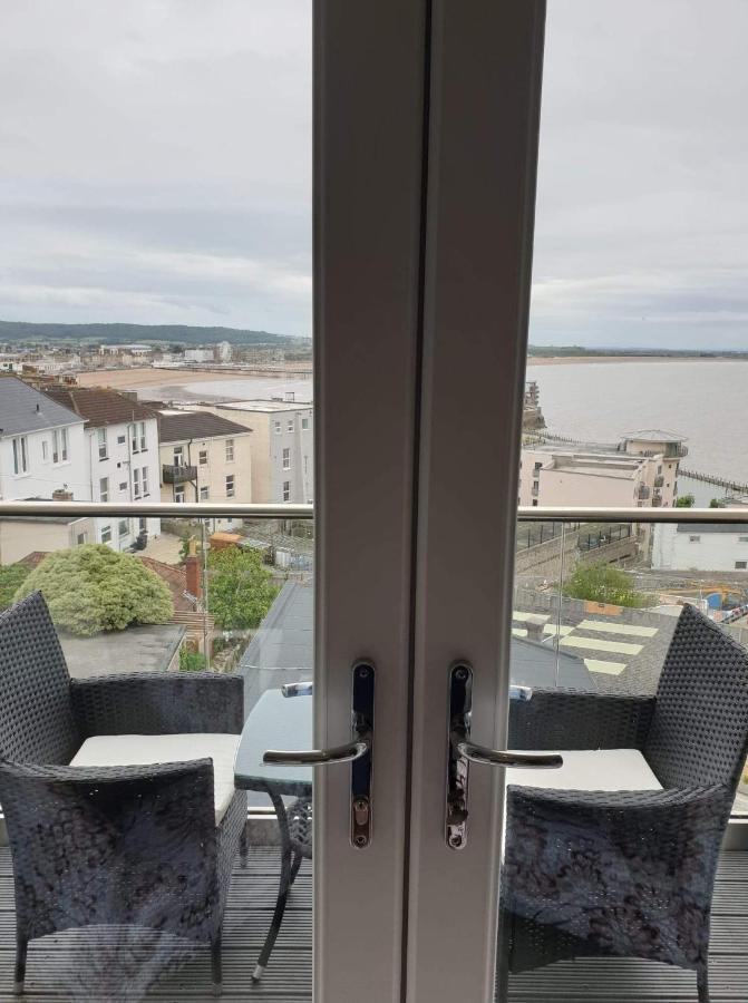 Modern Apartment With Stunning Sea View Weston-super-Mare Zewnętrze zdjęcie