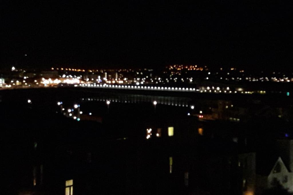 Modern Apartment With Stunning Sea View Weston-super-Mare Zewnętrze zdjęcie